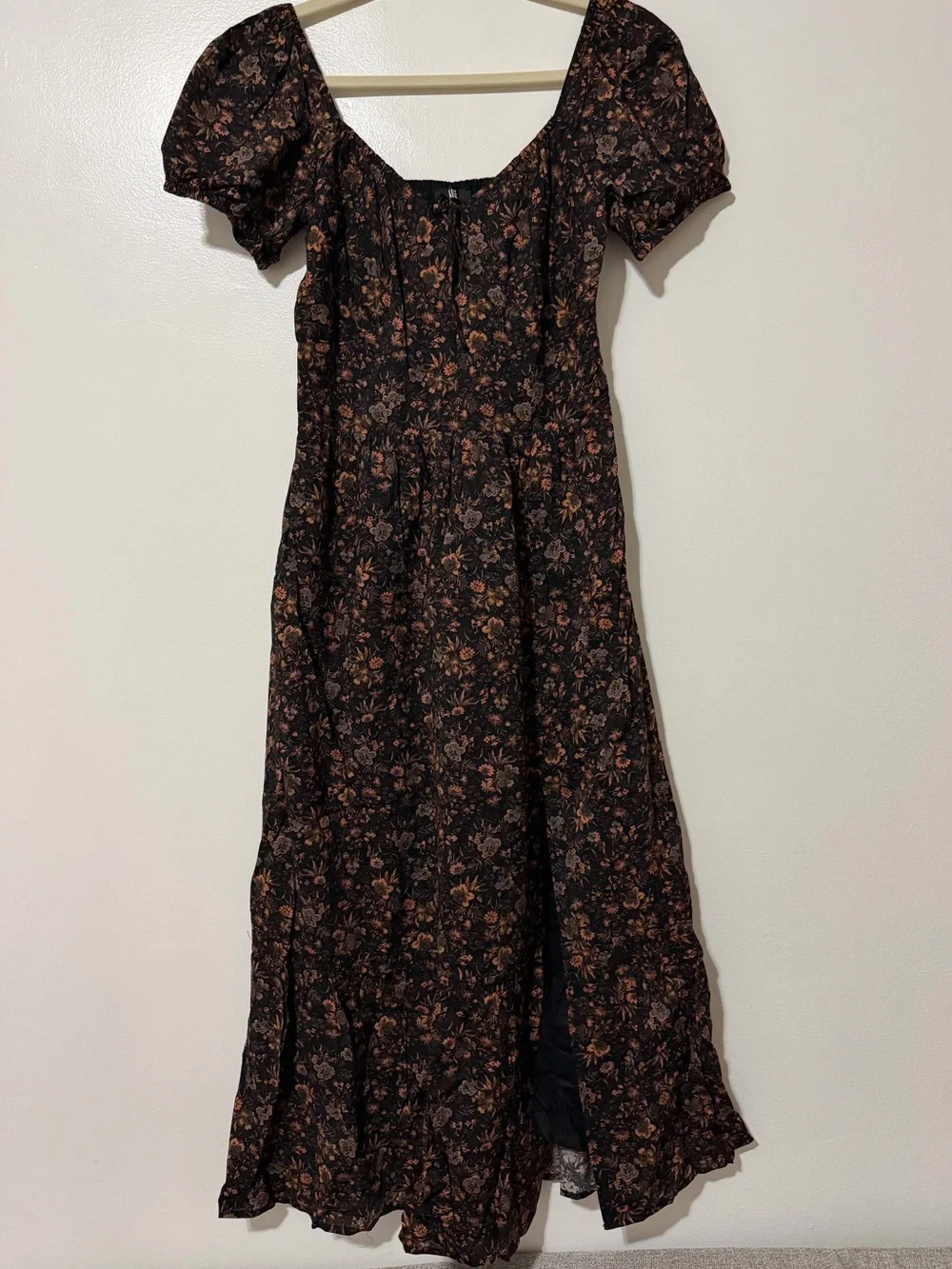 PAIGE Black Floral Puff-Sleeve Midi Dress - Picture 7 of 8